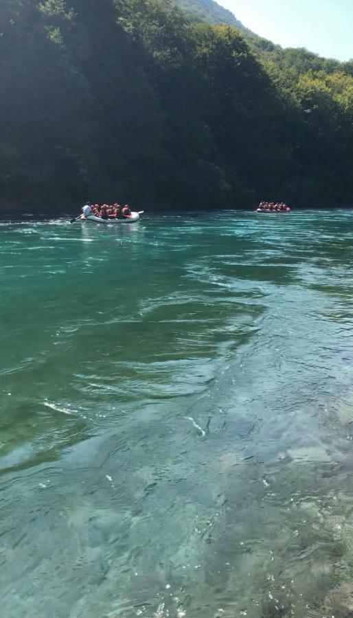 Tara Inn Resort Bastasi Luaran gambar